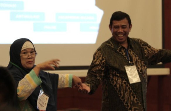 Left to right: Martini Marja, senior judge trainer at JTC; Hasoloan Sianturi, ex press judge of North Jakarta District Court